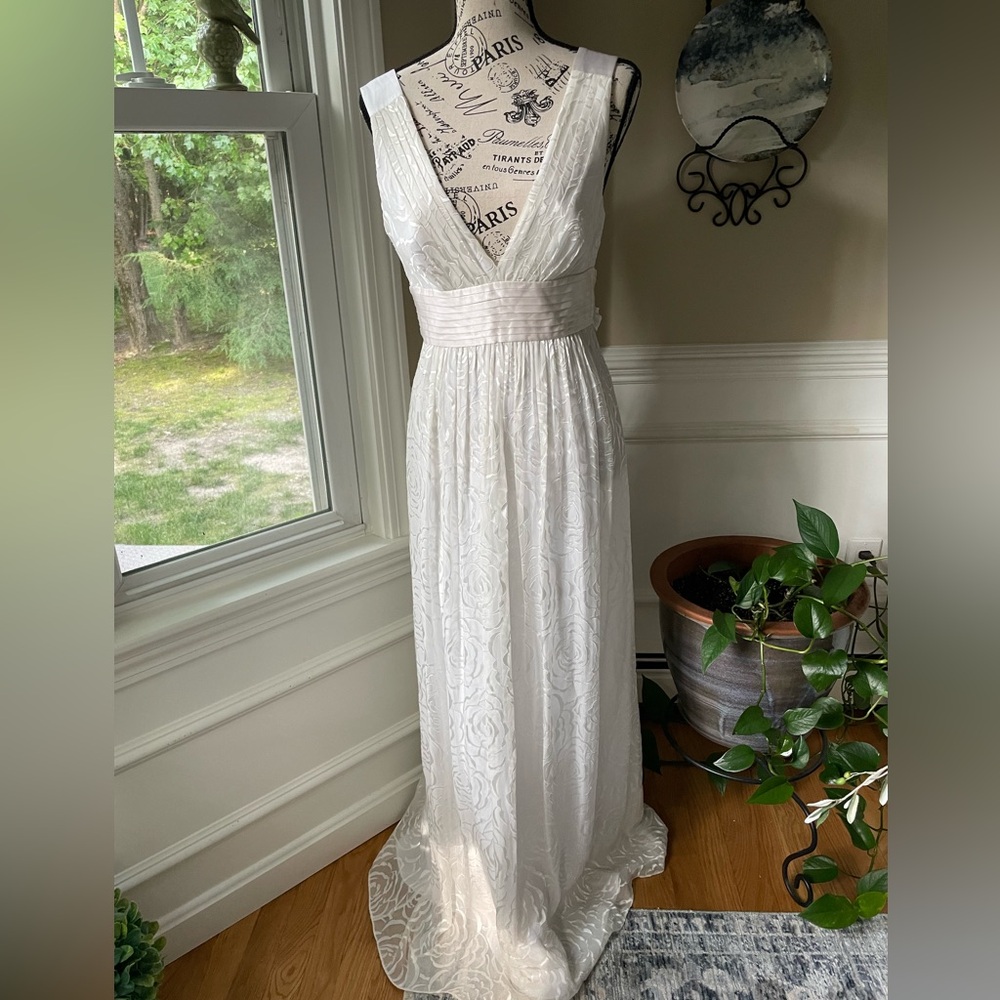 BCBG MAXAZRIA gown